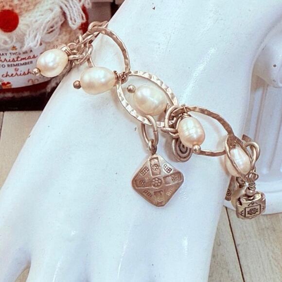 Artisan Sterling Silver White Freshwater Pearl Ladybug Link Charm Bracelet - Picture 13 of 13